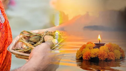 मंगलकारी संयोग में मनाई जाएगी सर्व पितृ अमावस्या, इस दिन किए गए श्राद्ध और  तर्पण से मिलेगी पितरों की कृपा - sarv pitru amavasya 2025 will be  celebrated in auspicious ...