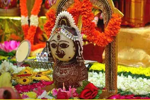 मंगला गौरी व्रत कथाः अखंड सौभाग्य की प्राप्ति के लिए आज के दिन जरूर पढ़े ये  कथा, नहीं तो अधूरा रह जाएगा यह व्रत