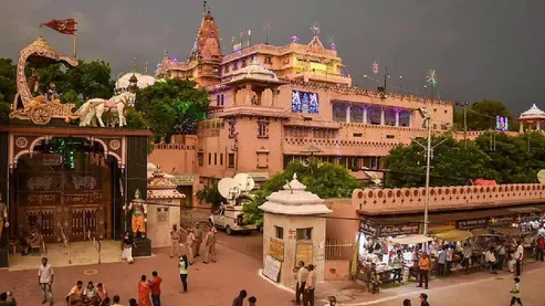 मथुरा में श्रीकृष्ण जन्मभूमि और मस्जिद विवाद पर कोर्ट ने फैसला सुरक्षित  रखा, 19 मई को सुनाया जाएगा - Mathura Shri Krishna Janmabhoomi idgah mosque  case court reserved Order ...