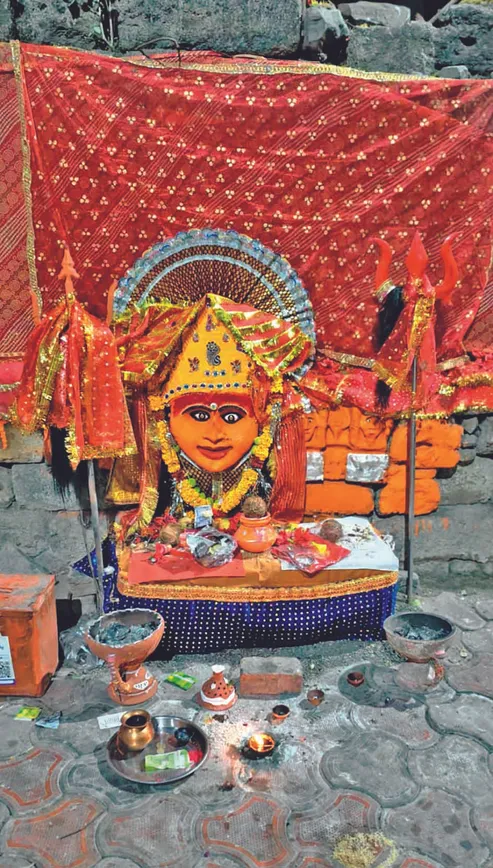 Thousands of devotees will reach the ancient Barai Mata temple. | प्राचीन बराई  माता मंदिर पर पहुंचेंगे हजारों श्रद्धालु - Khilchipur News | Dainik Bhaskar