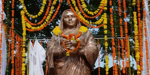 महारानी अहिल्याबाई होल्कर जी ने 28 वर्षों तक अपने शासन से देश में छोड़ी  गहरी छाप, पढ़ें उनका जीवन परिचय