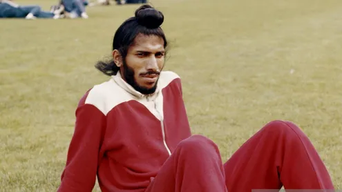 मिल्खा का संघर्ष... जब पुरानी दिल्ली रेलवे स्टेशन के बाहर जूते पॉलिश किए -  Milkha Singh's story of struggle and strength tspo - AajTak