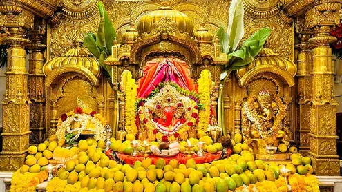 Ganesh Chaturthi 2024 : मुंबई के सिद्धिविनायक मंदिर में कितने बजे होगी आरती  और कैसे करेंगे प्रवेश? | Ganesh Chaturthi 2024 Mumbai Siddhivinayak temple  know timing of aarti and entry gate ...