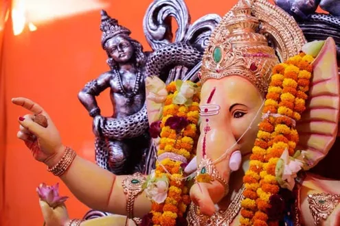 Ganesh Sthapana Muhurat 2024 on Ganesh Chaturthi know Ganesh Sthapana  Timing from Pandit ji Ganesh Sthapana Muhurat 2024: सुबह 10:51 बजे से शुरू गणेश  स्थापना मुहूर्त, पंडित जी से जानें टाइमिंग ...