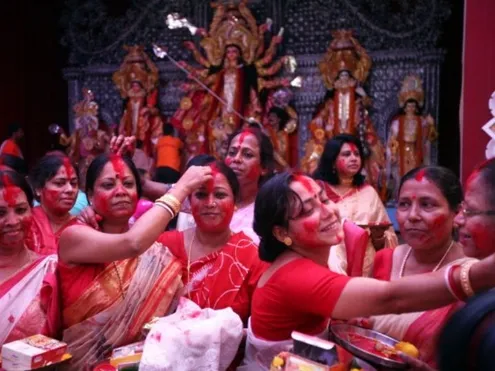 भारत के त्यौहार: सिंदूर खेला | यादें और ऐसी ही अन्य बातें