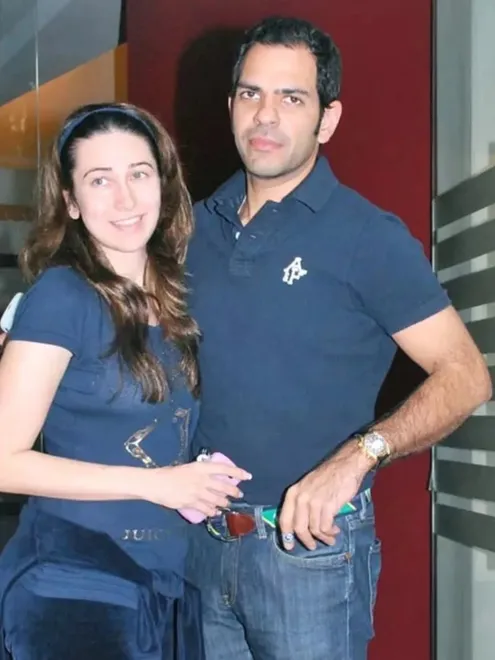 Ex-पति संजय संग शादी बचाना चाहती थीं करिश्मा, दिया था दूसरा मौका, फिर कैसे  बिगड़ा रिश्ता? - Kareena kapoor revealed when karisma kapoor gave marriage  with sunjay kapur annother chance ...