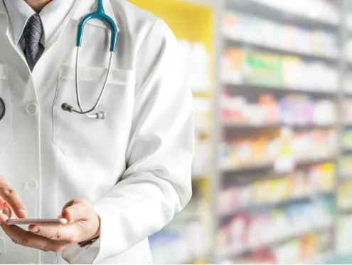 The trend of youth growing rapidly in this field of medicine will prove to  be a better career option for those interested in medical science and  medicine. | वर्ल्ड फार्मसिस्ट डे: मेडिकल