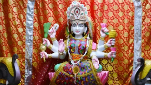 Mata Ji Shringar Samagri List: देवी जी को चढ़ने वाले 16 श्रृंगार के सामान  में रखी जाने वाली सोलह चीजें क्‍या होती हैं? पंडित जी से जान लें यह जरूरी  बात