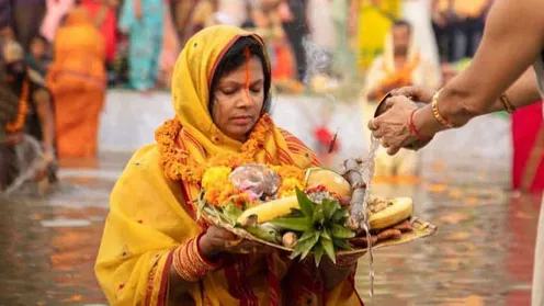 Chhath Puja 2023: छठ के तीसरे दिन डूबते सूर्य को अर्घ्य देकर होगी 'छठी  मैया'की पूजा