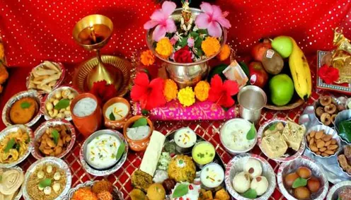 रोज पूजा में भोग लगाने वाले भी कर बैठते हैं ये गलती, पड़ती है बहुत भारी! |  bhagwan ko bhog lagane ki vidhi mantra niyam daily puja path rules | Hindi  News