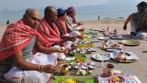 Pinddan 2023: गया में पिंडदान का है विशेष महत्व ! जानें क्या है धार्मिक  मान्यता ?