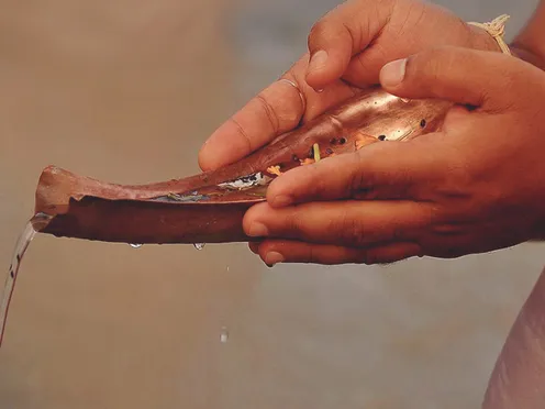 Pitru Paksha is considered auspicious for Shradh till 6th October, the  eighth Muhurta of the day, the ancestors are completely satisfied with the  Shradh performed at this time. | पितृ पक्ष 6