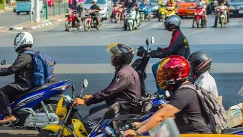 छत्तीसगढ़: अब शासकीय कर्मचारियों के लिए हेलमेट और सीट बेल्ट