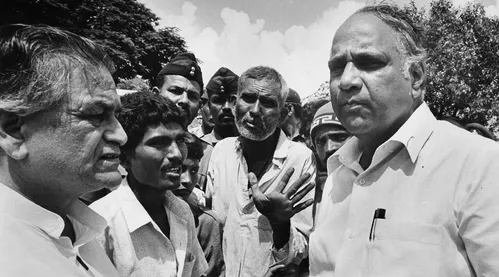 Sharad Pawar recalls 1993 Latur earthquake: How he turned away PM Narasimha  Rao, genesis of robust disaster response machinery | Pune News - The Indian  Express