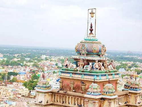 अद्भुत : यहां विभीषण ने किया था भगवान गणेश पर वार, दिखता है चोट का निशान |  तमिलनाडु का प्रसिद्ध रॉक फोर्ट मंदिर । famous rock fort temple of  tiruchirappalli - Hindi ...