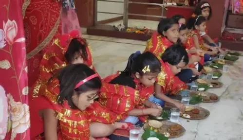 Know how to worship girls on the day of Navratri Ashtami and Navami - India  TV Hindi