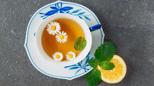 WATER+ Jasmine tea, honey, lemon