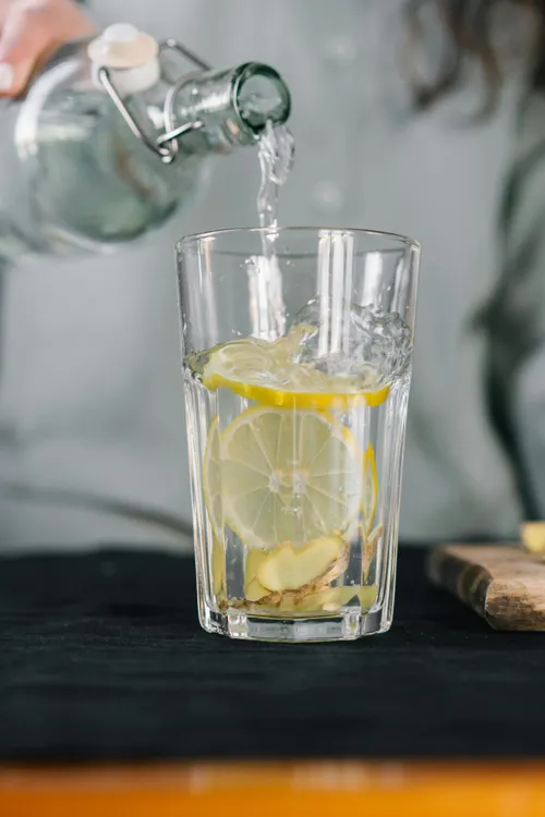 WATER+ lemon, ginger, turmeric