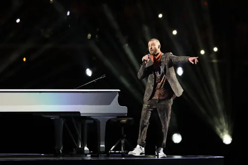 Performance, Entertainment, Performing arts, Music artist, Stage, Event, Music, Public event, Concert, Musician, 