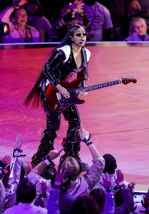 her at the apple music super bowl lviii halftime show