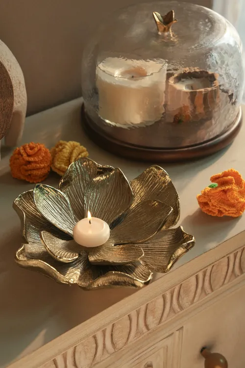 Twin Petal candle holder_ellementry