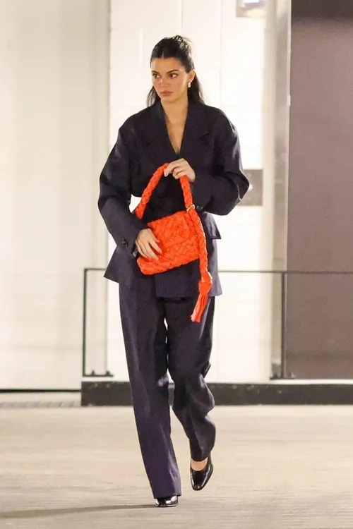 KENDALL-JENNER-WEARS-BOTTEGA-VENETA