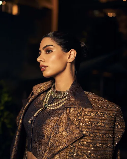 In Swadesh last night, appreciating the artistry and history behind every weave🤍-4