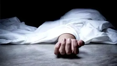 Delhi: वकील ने चौथी मंजिल से कूदकर दी जान, सुसाइड नोट में बताई मौत की ये  बड़ी वजह - ncr Advocate Suicide Delhi Lawyer Jumps from Building and Cites  Depression