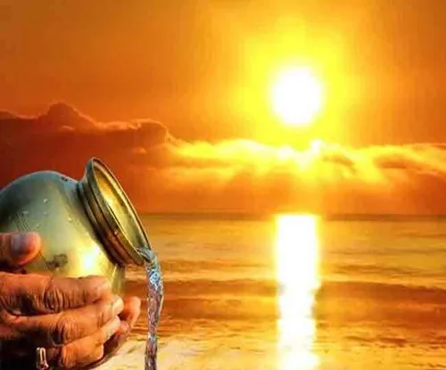 Surya Arghya: उगते सूर्य को जल देने के होते हैं कई फायदे, जाने विधि और  मंत्र - Surya Arghya Know Rules Mantra Importance And Significance