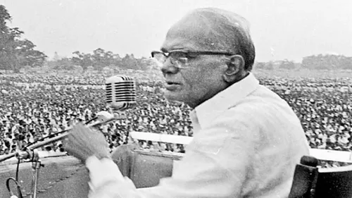 Jayaprakash Narayan: सारण के सिताब दियारा में जन्मे थे आपातकाल के खिलाफ  बिगुल फूंकने वाले लोकनायक जेपी - Prabhat Khabar