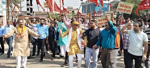 Sindhi community expresses anger over insult to Lord Jhulelal; rallies are  held and Baghel's effigy is burnt | भगवान झूलेलाल के अपमान पर सिंधी समाज  में आक्रोश, रैली निकाल बघेल का पुतला