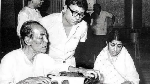 Milestone : संगीत की दुनिया में लता मंगेशकर ने पूरा किया 80 साल का सफर,  फैंस को कहा शुक्रिया | Lata mangeshkar completes 80 years in indian music  industry her first radio song recorded today