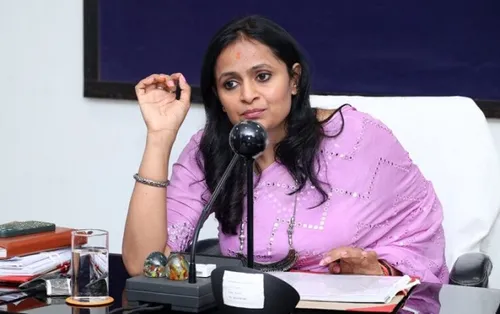 ED Raid in CG : IAS रानू साहू के मायके पहुंची ईडी की टीम, घरों में चल रही  जांच