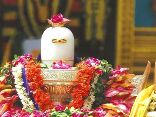 Sawan starts from 14 july, shiv puja vidhi in savan month, how to worship  to lord shiva, things to offer on shivling | शिव पूजा की विधि: सावन 12  अगस्त तक, इस