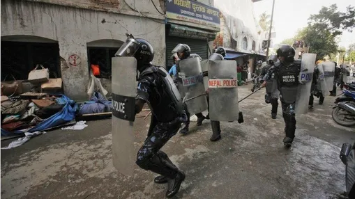 India concern over Nepal violence following new constitution - BBC News