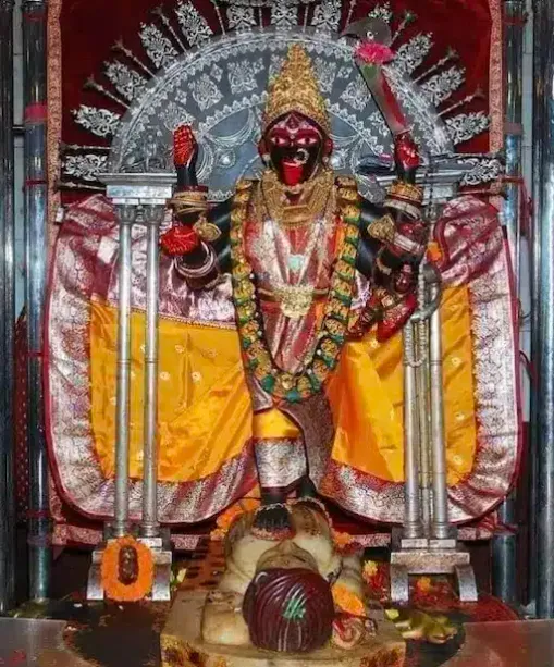दक्षिणेश्वर काली मंदिर: दिव्य दुर्गा का एक पवित्र निवास