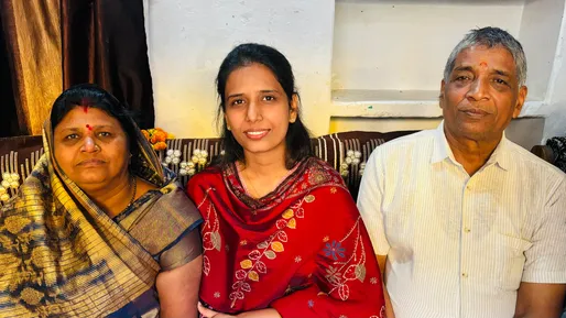 मंदिर के बाहर नारियल की दुकान चलाने वाले की बेटी बनी डिप्टी कलेक्टर, MPPSC  में छठवीं रैंक