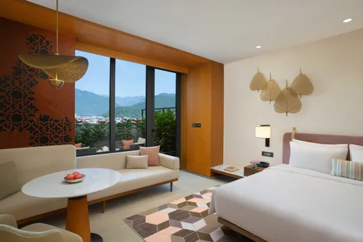 King Standard-Room- Balcony (1)