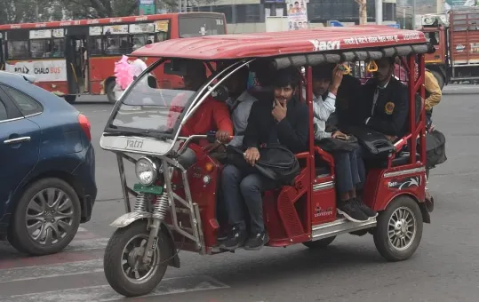 Bhopal: 4,000 E-Rickshaws Run Without Permit