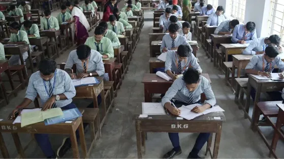 CBSE Board Exam 2026: CCTV कैमरों की निगरानी में होंगी सीबीएसई 10वीं-12वीं बोर्ड  परीक्षा, जानें क्या है बोर्ड का प्लान | CBSE Board Exam 2026 CCTV cameras  mandatory at all exam centres