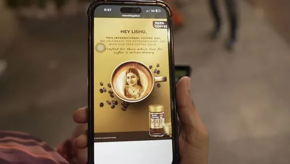 A hand holding a cell phone

AI-generated content may be incorrect.