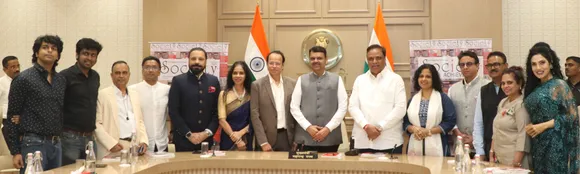 Vedant Gill, Siddhant Gill, Yogesh Lakhani, Shivendra Parihar, Bunty Walia, Jayshree Dhamankar, Ashok Dhamankar, Hon CM Devendra Fadnavis, Hon Min Ashish Shelar, Andrea CostaBir, Architect Behzad Kharas, Sunil Khavnekar, Preeta Nair and Simran Ahuja at the unveiling of the Society Achievers Magazine cover featuring Hon Min Ashish Shelar at the hands of Hon CM Devendra Fadnavis