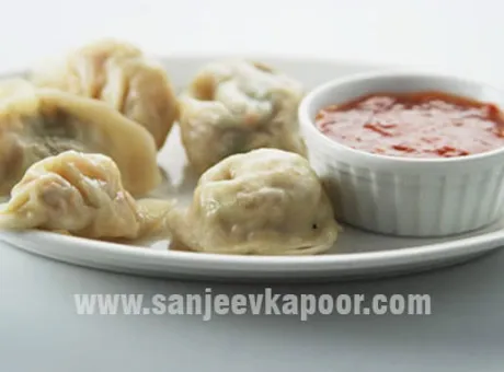 स्टीम्ड मोमोस्