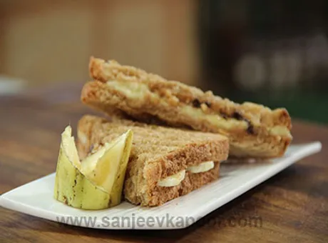 पीनट बट्टर ऍन्ड बनाना सॅन्डविच 