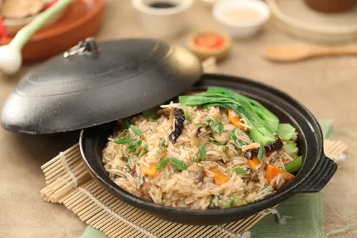 Mushroom And Pak Choy Pot Rice