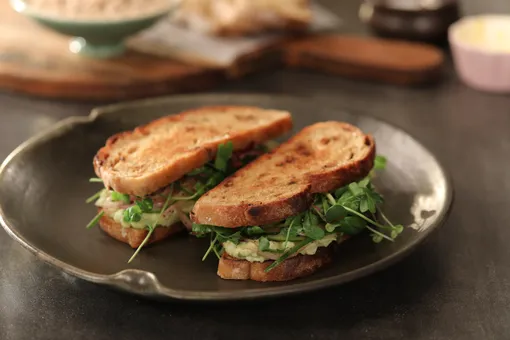 Creamy Chickpea Sandwich