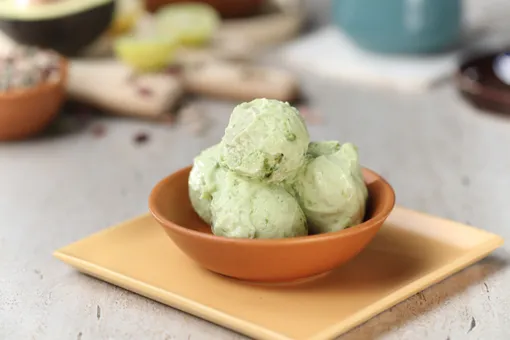 Avocado And Pistachios Ice Cream