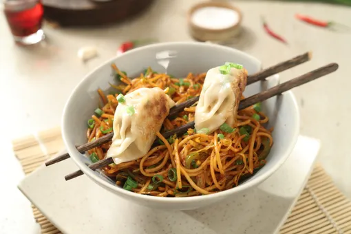 Chilli Garlic Pot Sticker Noodle Bowl