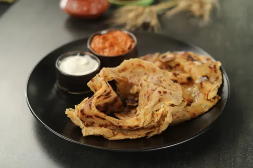 Aloo Lachcha Parantha