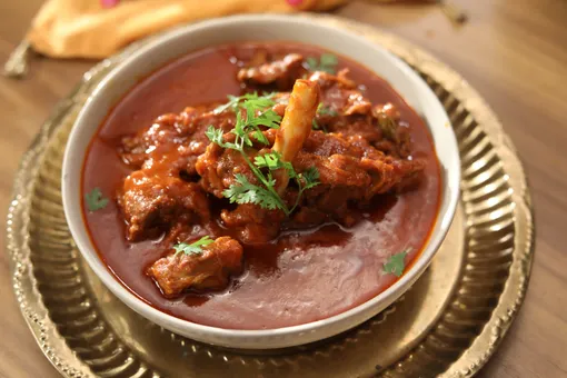 Laal Maas